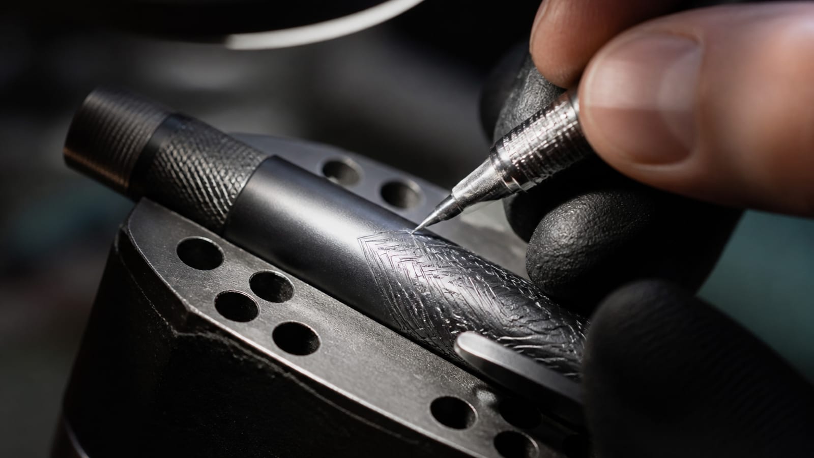Precision Etching: High-Tech Branding Solutions for Executive Gift Sets
