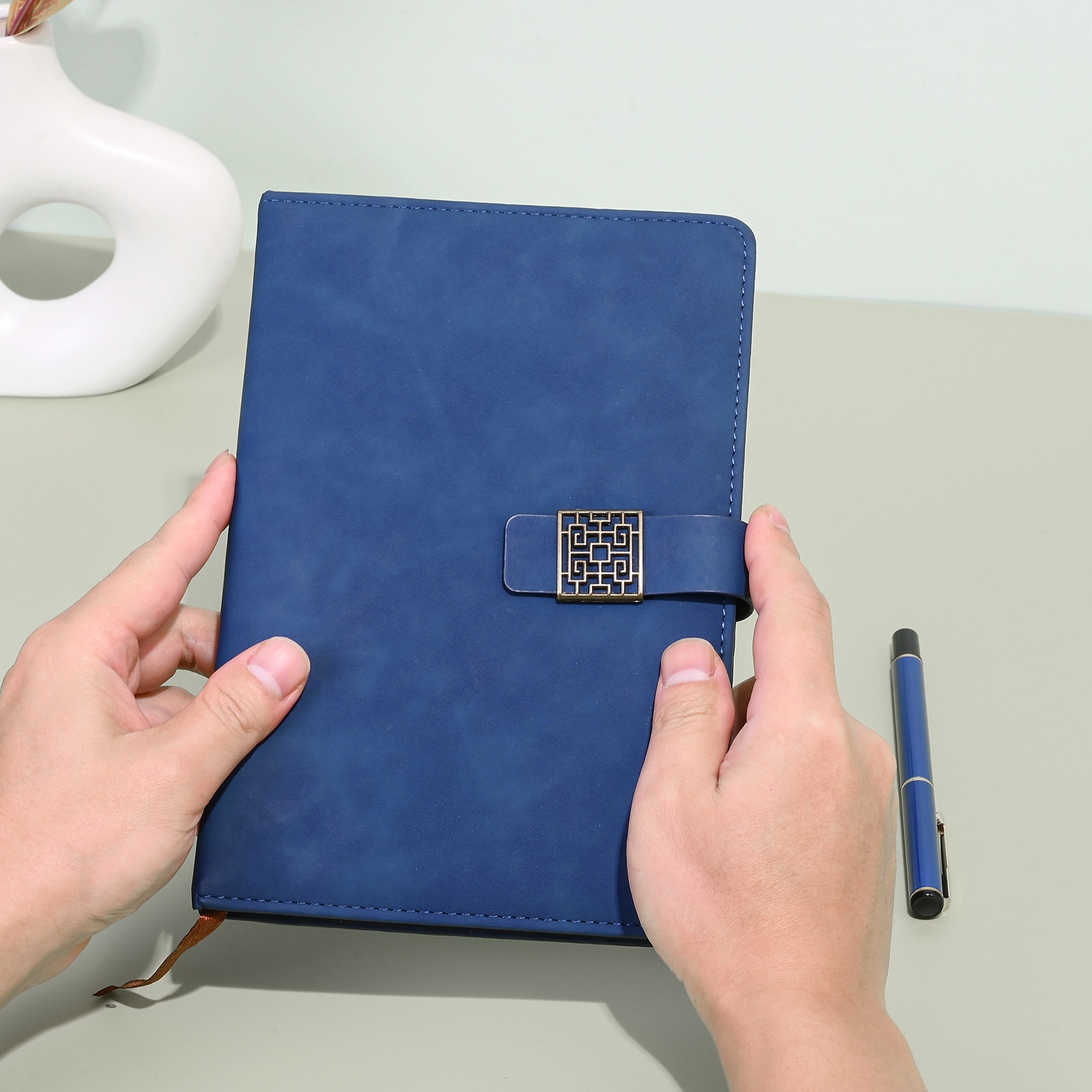 Custom Luxury Corporate Executive Souvenir Gifts Promotional A5 Notebook Bookmark Stationery Set Business Gift Set for Women Men 3