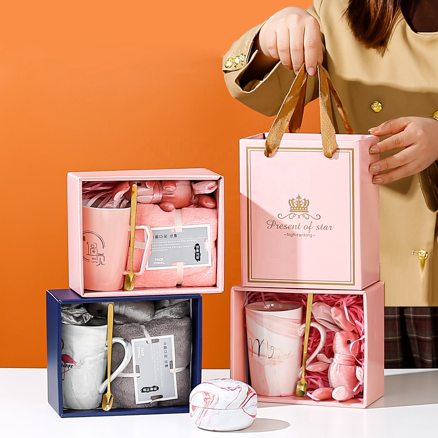 Ladies Birthday Gift Set Promotional Custom Mug Innovation Lovely Ceramic Cup Towel Wedding Gift for Guests Souvenir Item