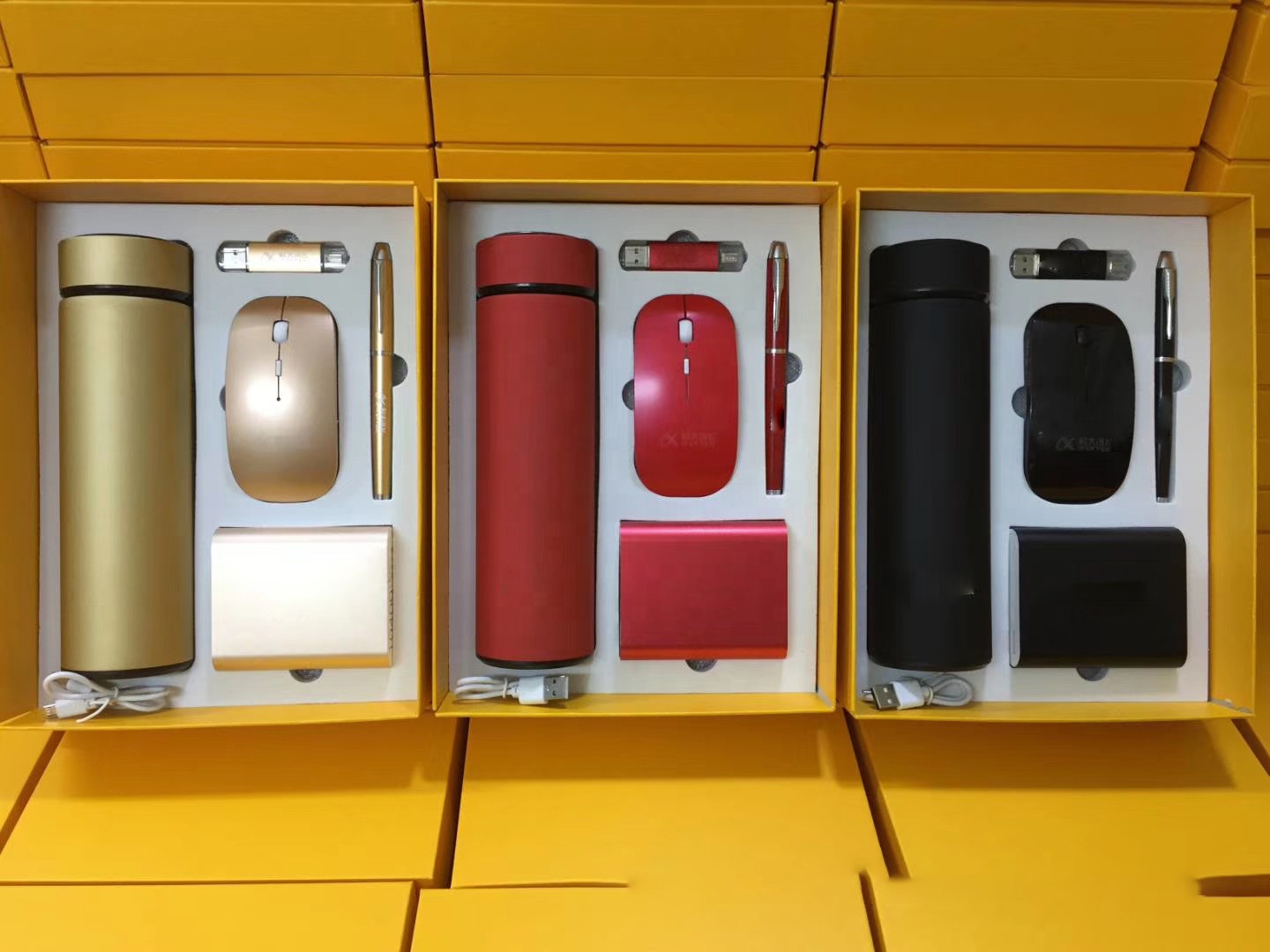 Promotional Business Gift Mouse Power Bank Steel Water Bottles Logo Items Gift Box Man School Office for Fathers Day Gifts 2