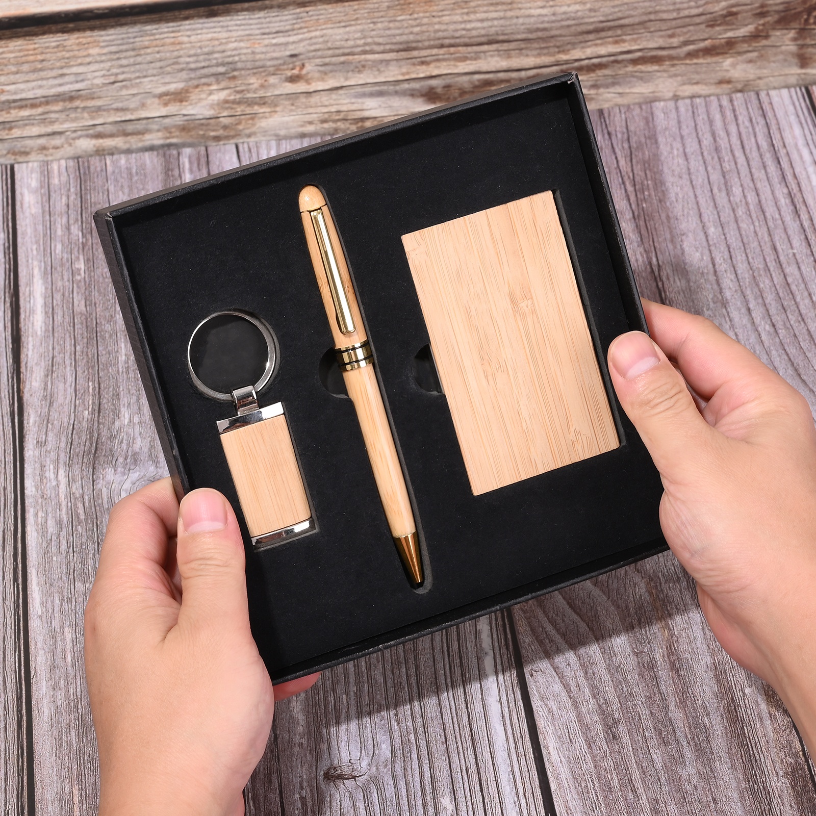 Custom Logo Corporate Wooden Gift Set Bamboo Items CardHolder Pen Keychain Luxury Fathers Day Gift Promotion Business Gift Set 3