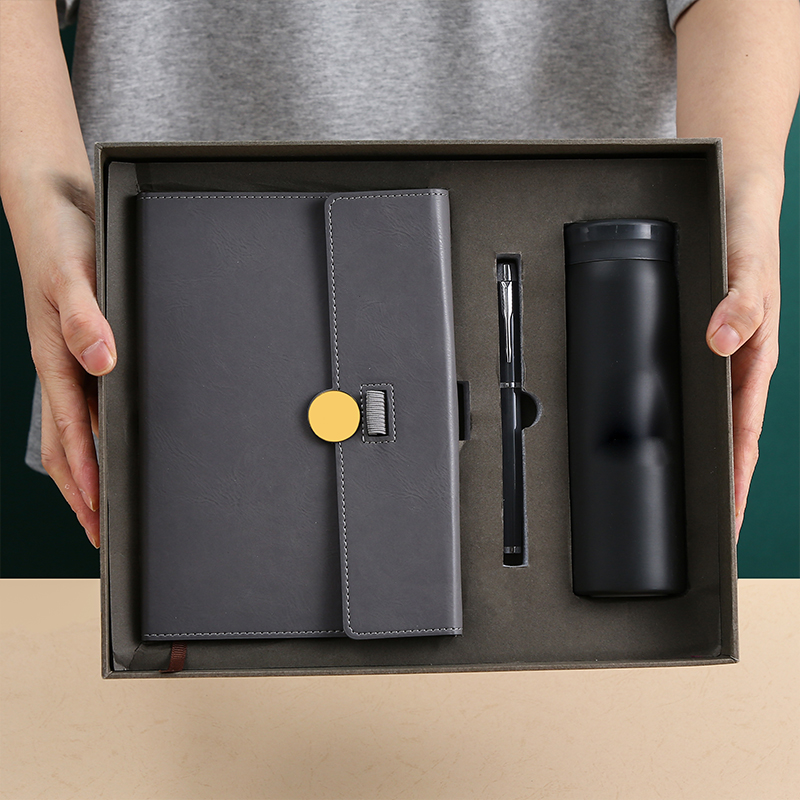 Wholesale Luxury Office Corporate Gifts Custom Advertising Promotional Item Business Notebook with Pen Thermos Cup Gifts Set 3