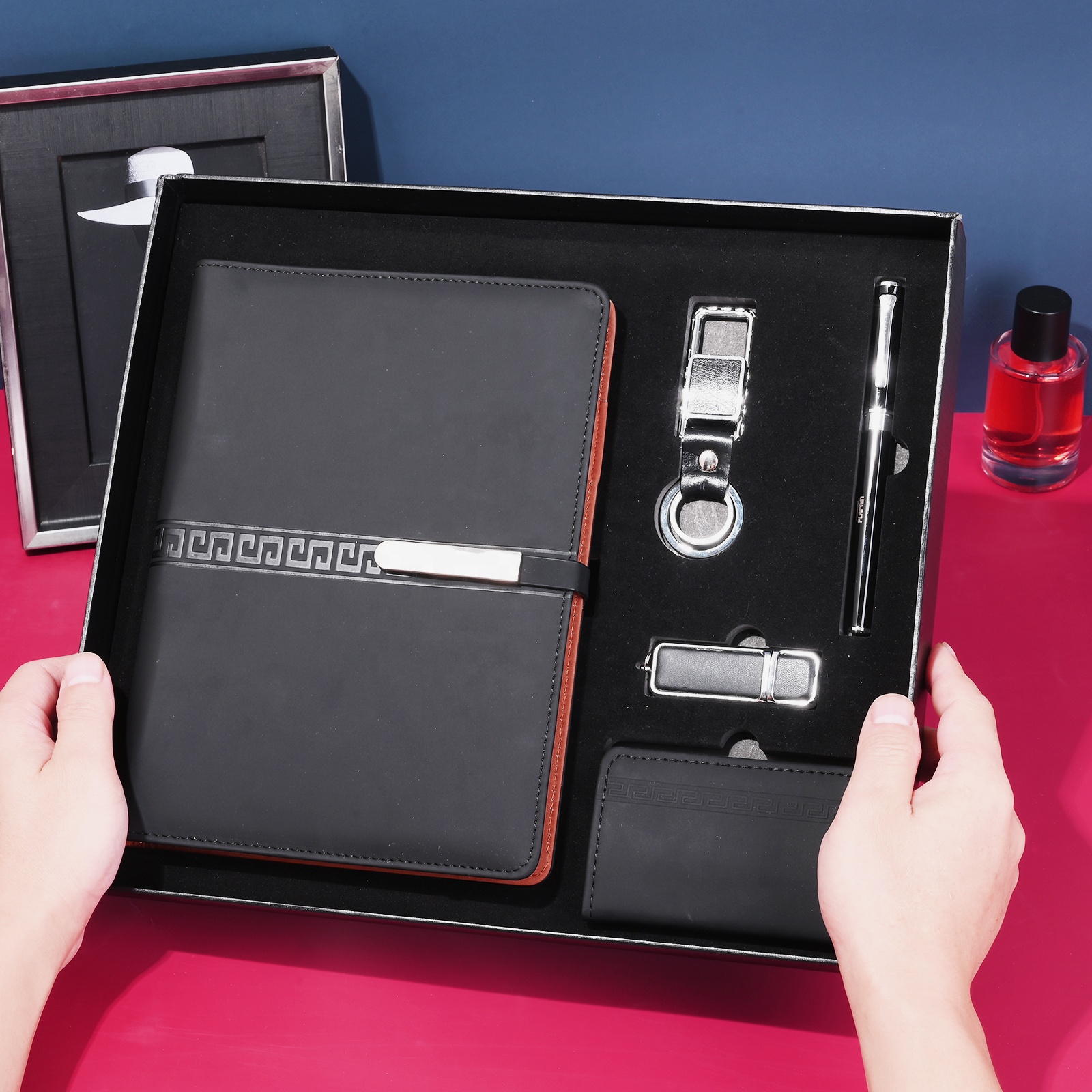 Custom Marketing Promotional Gifts Items A5 Notebook with Pen and Flash Drive Office Set Corporate Giveaways Business Gift Set