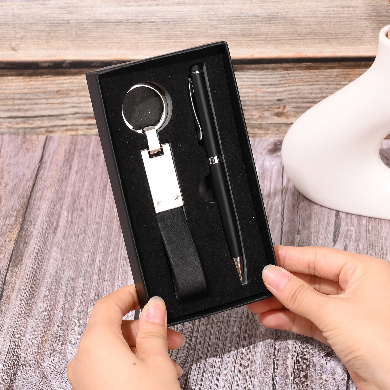 Promotional Metal Keychain Pen Gift Set Customized Design Keychains Corporate Business Conference Gift Set for Man 2