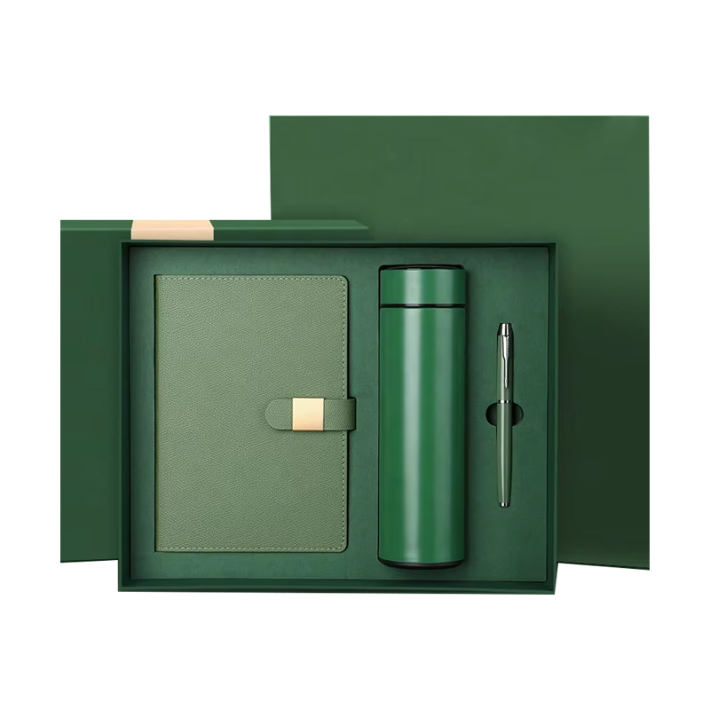 2026 Hot Sell Luxury  Custom Logo Promotional Corporate A5 Pu Leather Hardcover Notebook with Pen  Bottle Business Gift Set