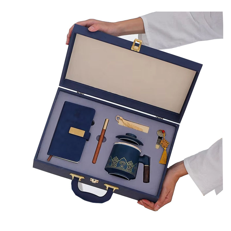 Wholesale Luxury Five-piece Notebook USB Drives Pens Water Bottles Gift Sets Business Gift Set  and Customer Gifts