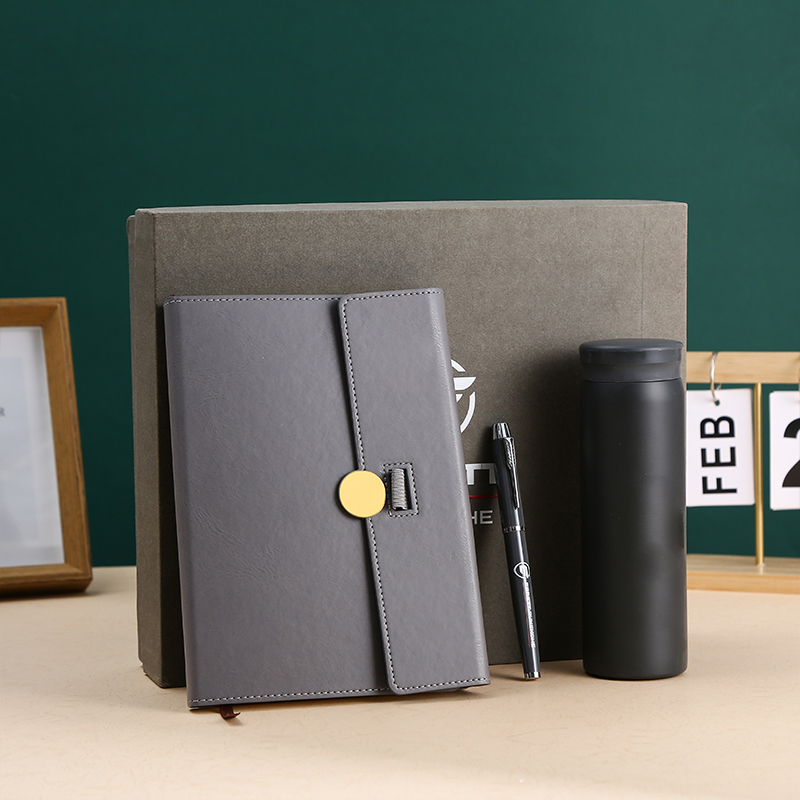 Christmas Corporate Gifts Customizable Business Notebook Gift Set with Silk Screen Printed Advertising Paper A5 Pen Water Bottle 3