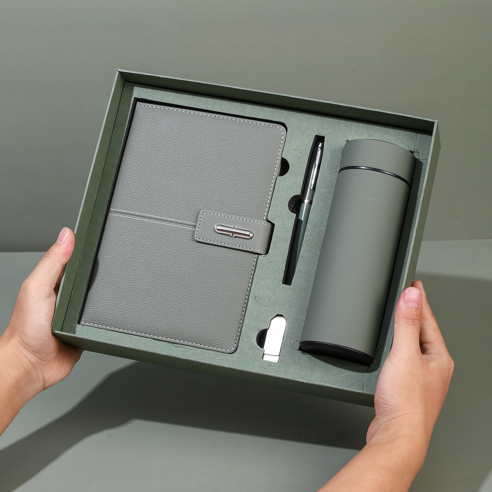 Custom Corporate Gift Set Luxury Vacuum Cup Notebook with Pen Executive Kits Business Promotional Gift Set With Box