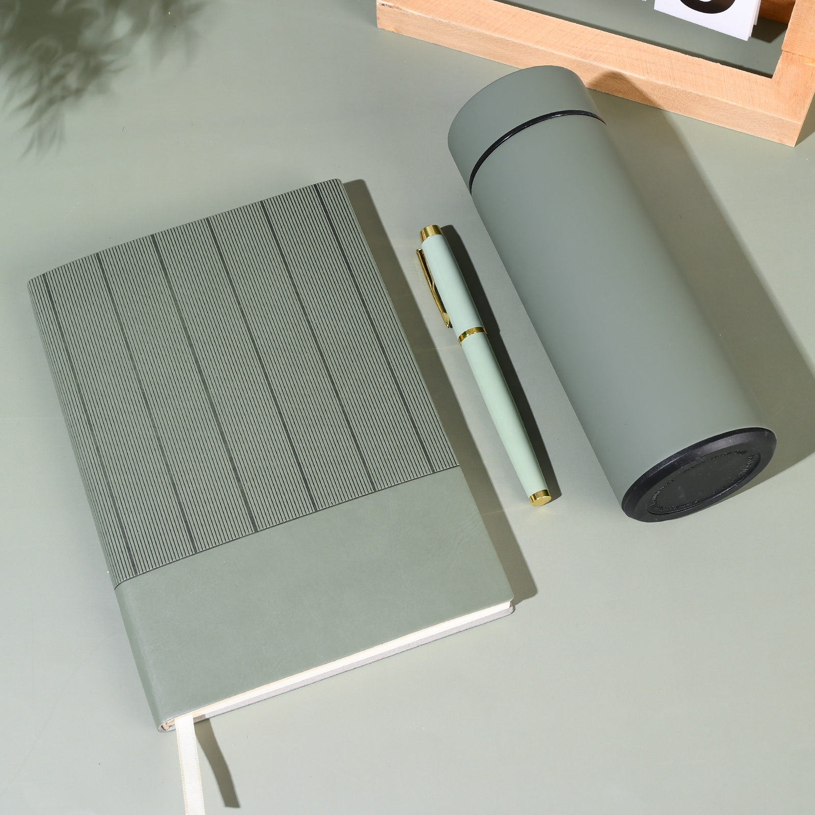 2025 High Quality Custom Premium Pu Leather Cover Customized Logo Business Notebook With Pen and Box Corporate Gift Box Set 3