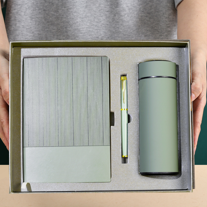 Wholesale 2025 2026 Promotional Items Luxury Custom PU Leather A5 Notebook With Pen Thermal Cup Corporate Business Gift Box Set