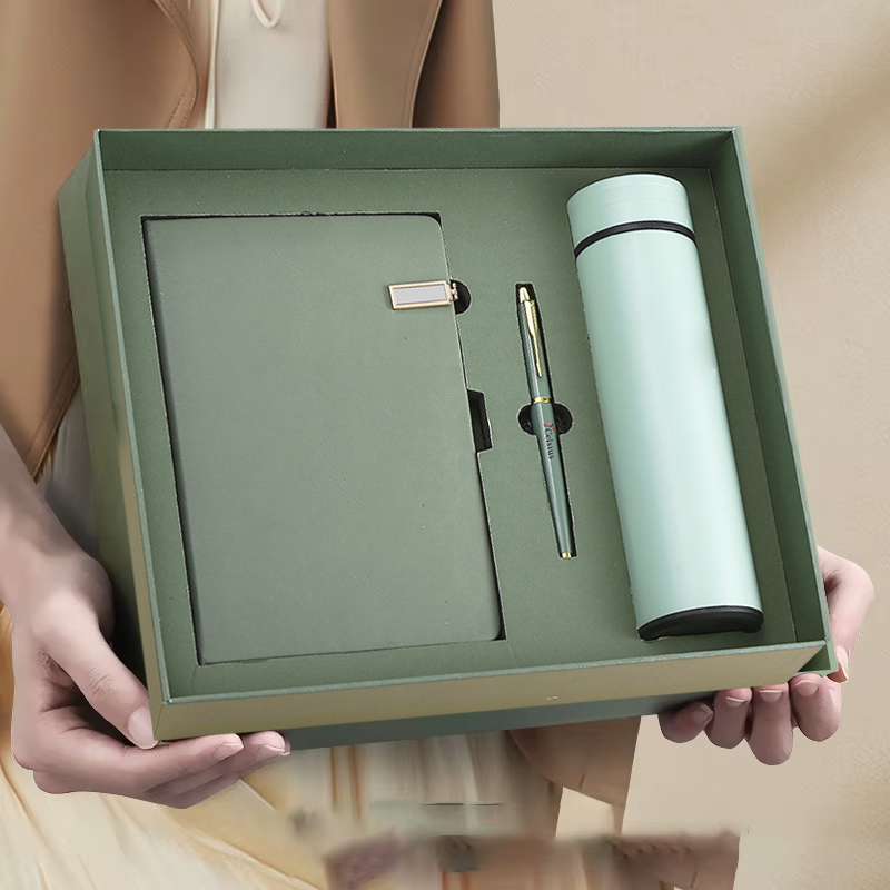 Promotional Custom Souvenirs for Graduation Luxury Notebook A5 With Pen Thermos Water Bottle Business Corporate Gift Box Set