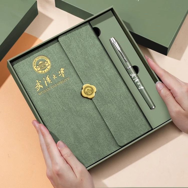 Besery Wholesale Promotion Customized Notebook Gift Box Set Business A5 Notebook Pen Engraving Company Corporate School Gift Set