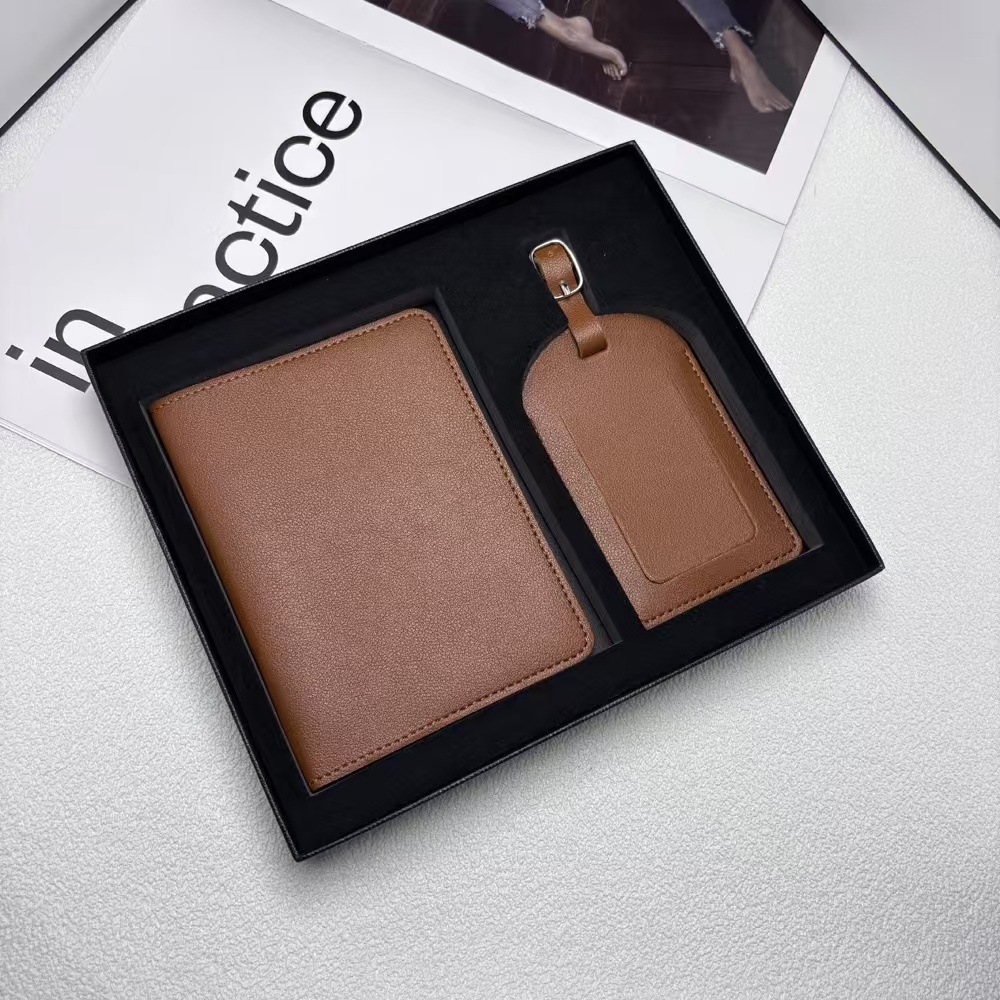 Popular Design Pu Leather Passport Holder Cover Family Travel Luggage Tag-Personalization High Quality Letterpress Gift Set