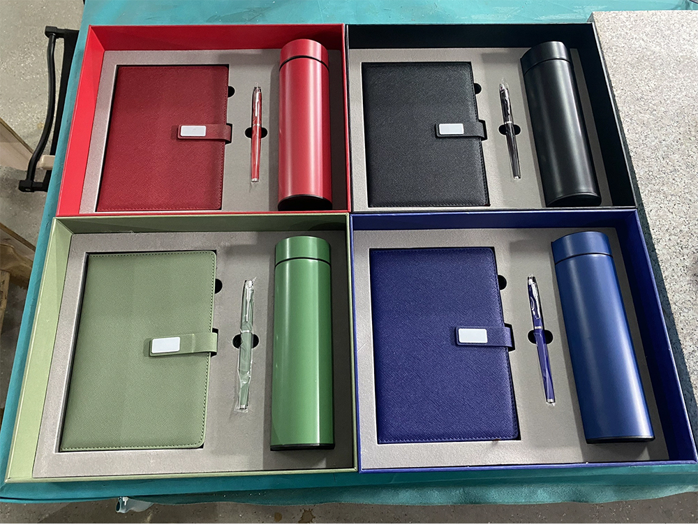 Wholesale Promotional Luxury Business Gifts Set Custom Logo Vacuum Insulated Paper PU Leather Flask Notebook Gift Box Packaging 2