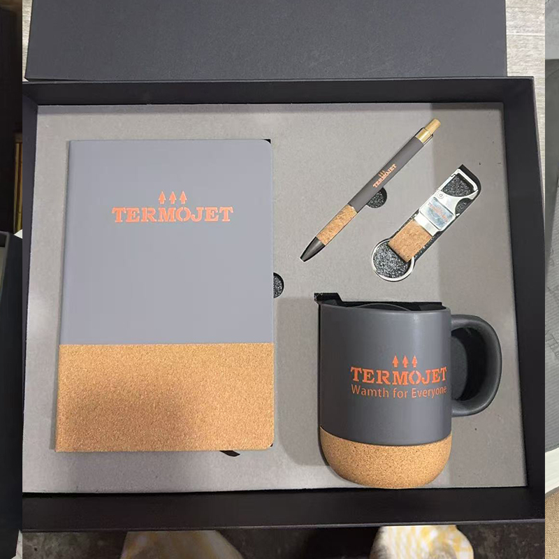 2025 New Luxury Business Gift Set Souvenirs Customizable Logo Mug Cup Notebook Pen Salon Anniversary Corporate Gift Sets