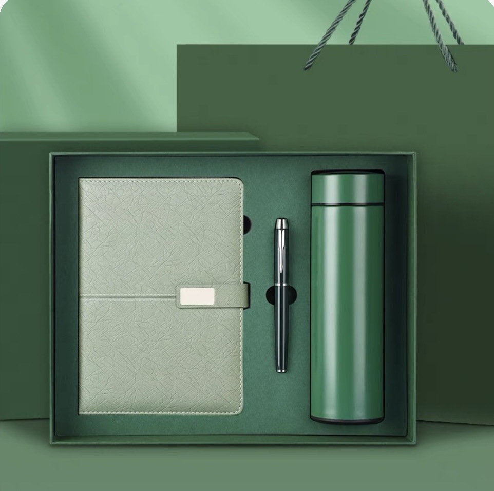 Corporate Gift Set Luxury Promotional Custom Logo UV Printed A5 Notebook Pen 500ml Water Bottle Custom Color Business Gift Box