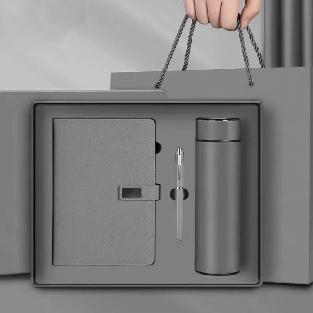Wholesale Promotional Luxury Gifts Items Notebook Business Gift Customizable Notebook Thermos Cup Gift Set With Pen and Bottle